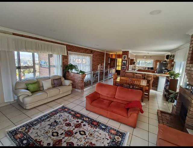 4 BEDROOM HOUSE FOR SALE IN EASTWOOD